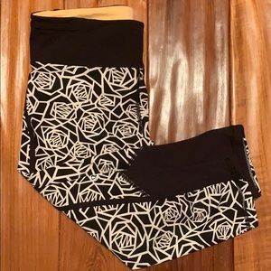Lululemon Crops size 6